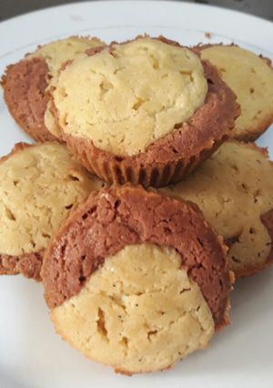 A picture of Chocolate vanilla muffins.