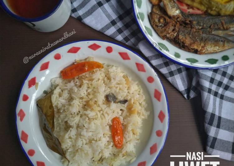 Langkah Mudah untuk Menyiapkan Nasi Liwet Teri, Bikin Ngiler