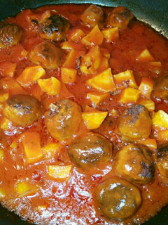 Una foto de Albóndigas con patatas