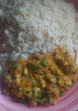 A picture of Rice and veg.