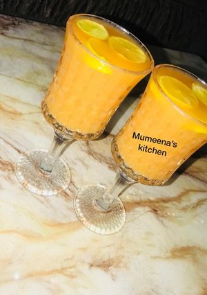 A picture of Carrot and apple drink.