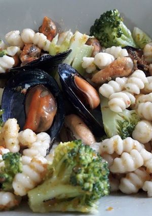 Foto di Malloreddus con broccoli, cozze e bottarga di muggine