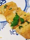 Pencas de acelga rebozadas en salsa verde