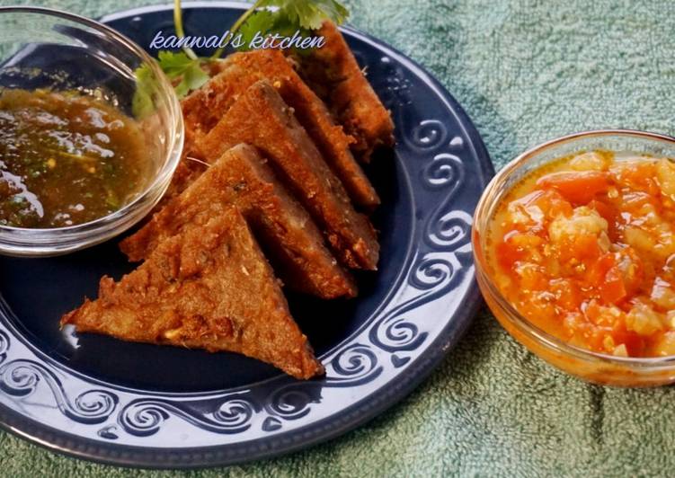 Recipe of Super Quick Homemade Singhara atta triangles