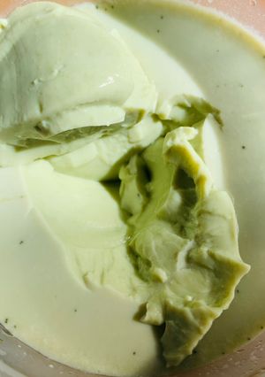 Hình của món Vào bếp cùng con: Pudding rung rinh (thạch sữa trà xanh).
