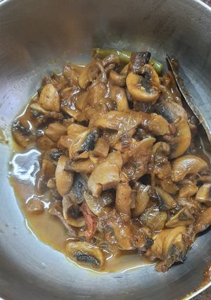 মাশরুম কষা (mushroom kosha recipe in Bengali) রেসিপির প্রধান ছবি
