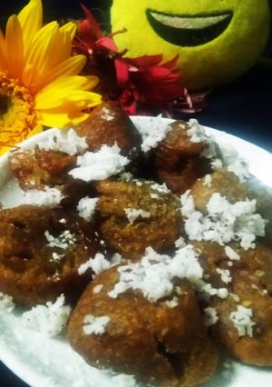 कद्दू और नारियल के लड्डू (Kaddu aur nariyal ke ladoo recipe in Hindi) रेसिपी मुख्य फोटो