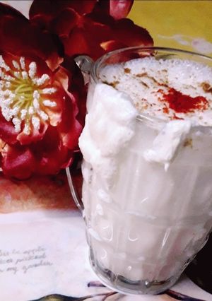 বাতাসা ও ডাবের শাঁস দিয়ে দইয়ের শরবত (batasa o daber sansh diye doier sharbat recipe in Bengali) রেসিপির প্রধান ছবি