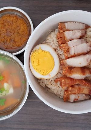 Foto resep Nasi hainam samcan crispy dengan sup tahu