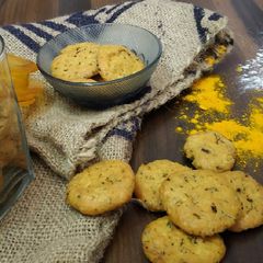 A picture of Crispy Masala Mathari.