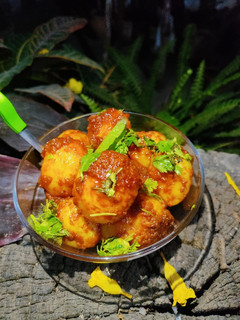 A picture of Schezwan sauce baby potatoes.