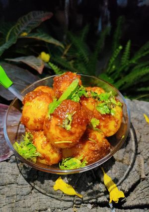 A picture of Schezwan sauce baby potatoes.