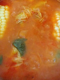 Una foto de Sopa de pasta o sopa de fideos con elote o verduras