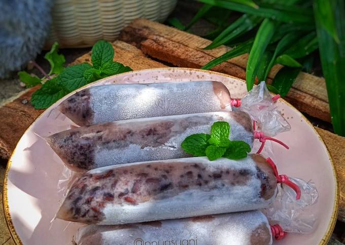 Langkah Mudah untuk Menyiapkan Es Lilin Ketan Hitam Anti Gagal