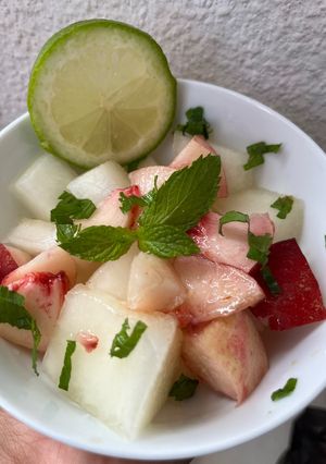 Une photo de Salade de melon et nectarine à la menthe