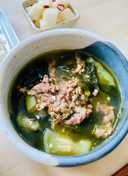 Beef seaweed soup with luffa