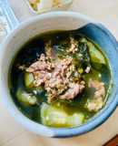 Beef seaweed soup with luffa