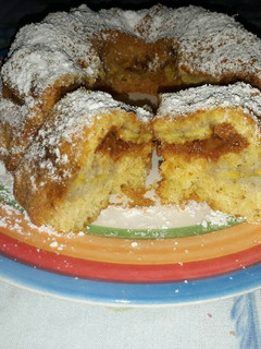 Una foto de Torta rellena de banana y dulce de leche