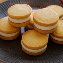 A picture of Cottage Cheese Shortbread Sandwich Cookies.