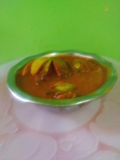 எண்ணெய் கத்தரிக்காய் கார குழம்பு (Ennei kathirikkai kaara kulambu recipe in tamil) செய்முறை முக்கிய புகைப்படம்