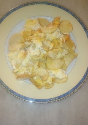 Foto principal de Patatas con huevos revueltos