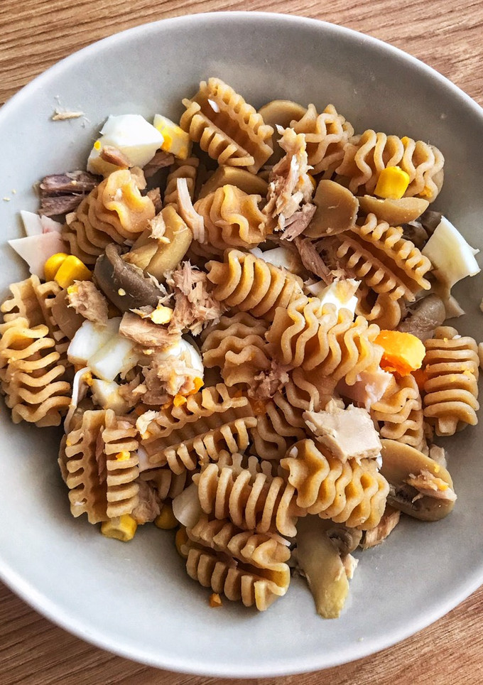 Una foto de Ensalada de pasta 🍝