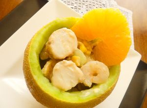 Foto principal de Melón relleno de coctel de marisco y naranja