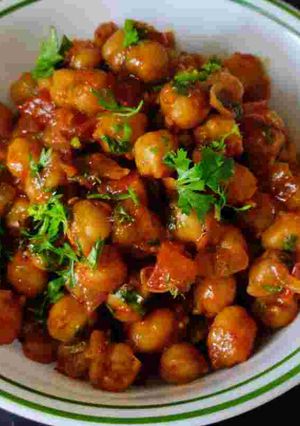 A picture of Dry chana masala.