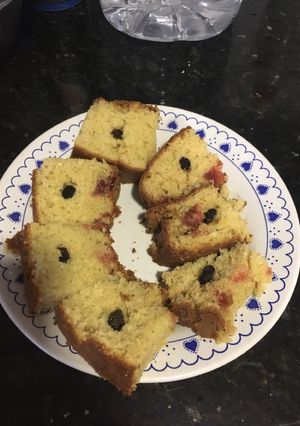Una foto de Torta de membrillo y pasas de uva