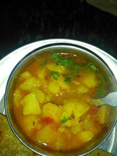 आलू टमाटर की सब्जी (Aloo tamatar ki sabzi recipe in hindi) रेसिपी मुख्य फोटो