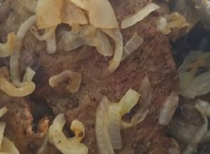 Una foto de Hígado encebollado hasta para'los chamacos