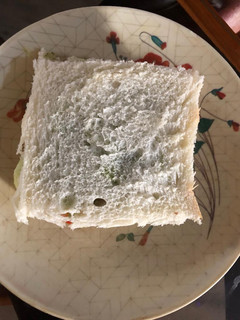 A picture of Bread Sandwich.