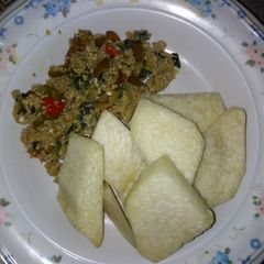 A picture of Fride yam and egg sauce.