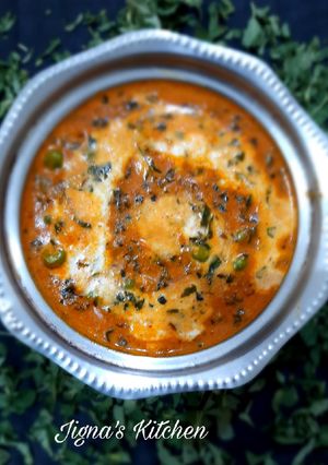 મેથી મટર મલાઈ(Methi Matar Malai Recipe In Gujarati) રેસીપી મુખ્ય ફોટો