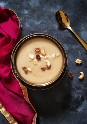 પાયસમ (Payasam Recipe In Gujarati) રેસીપી મુખ્ય ફોટો