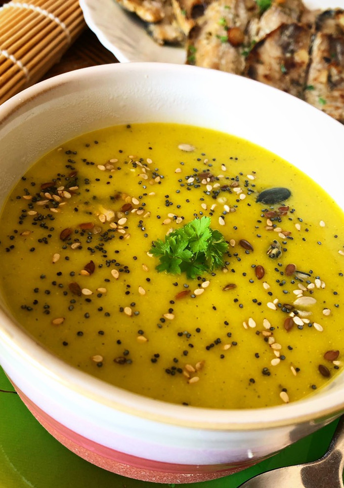 Una foto de Crema de calabaza y calabacin en mambo