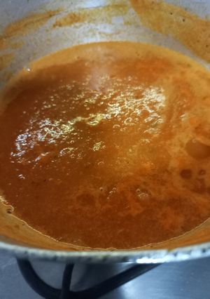 Una foto de Sopa de tomate confitado