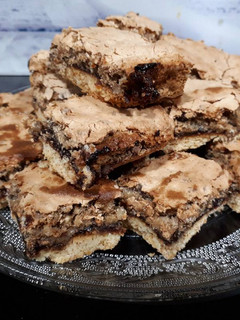 Una foto de Tarta con nueces y mermelada