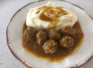 Una foto de Albóndigas al jugo