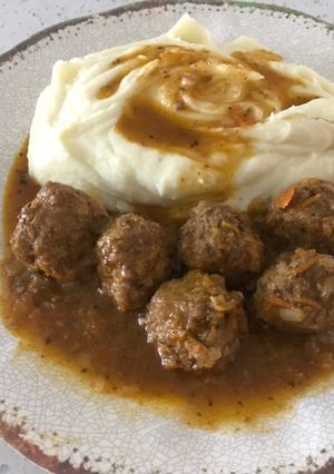 Una foto de Albóndigas al jugo