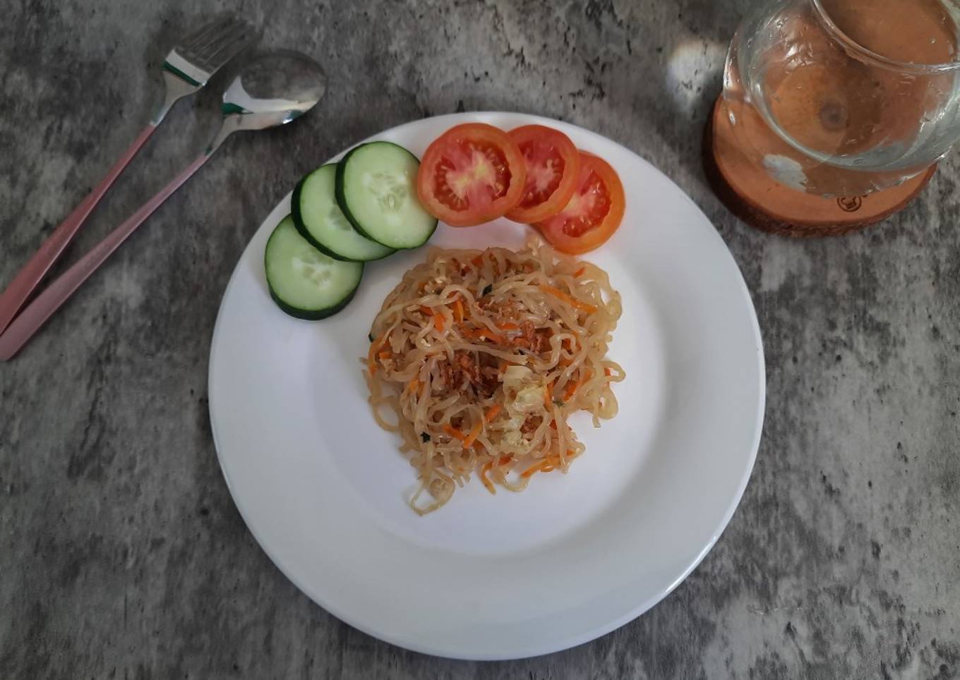 Langkah Mudah untuk Menyiapkan Mie shirataki goreng, Enak