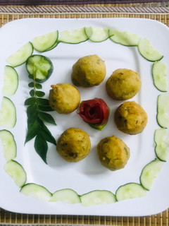 A picture of Aloo batata (indian pakora).