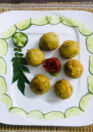 A picture of Aloo batata (indian pakora).
