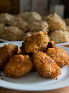 Una foto de Croquetas de gulas con berberechos en Thermomix