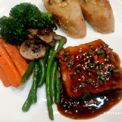 Orange Terayaki Salmon with Carrot, Beans, Mushroom and Broccoli A picture of Orange Terayaki Salmon with Carrot, Beans, Mushroom and Broccoli.