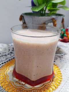 Una foto de Cóctel de Fresa con Crema de Baileys