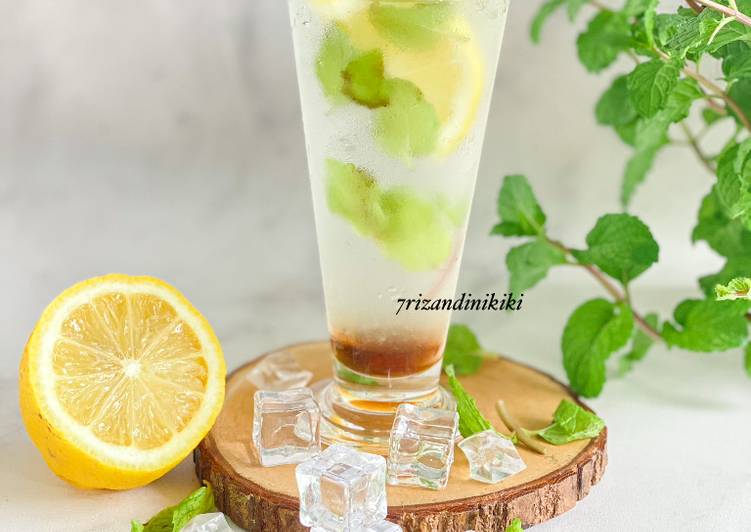 Resep Es leminho (lemon, mint, honey) yang Menggugah Selera