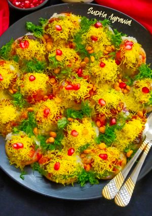 स्ट्रीट स्टाइल मुंबई सेव पूरी (Street Style Mumbai Sev Poori recipe in hindi) रेसिपी मुख्य फोटो