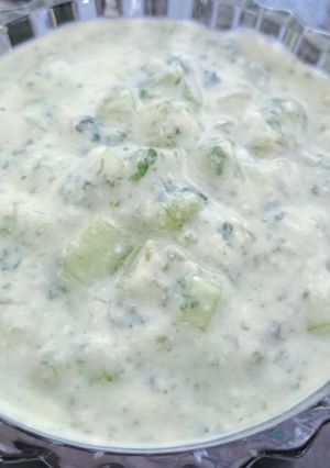 A picture of Cucumber raita.