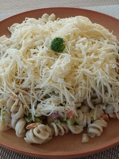 Sajtos sonkás fusilli zöldséges mártásban #gluténmentes #tejmentes #tojásmentes recept fotója